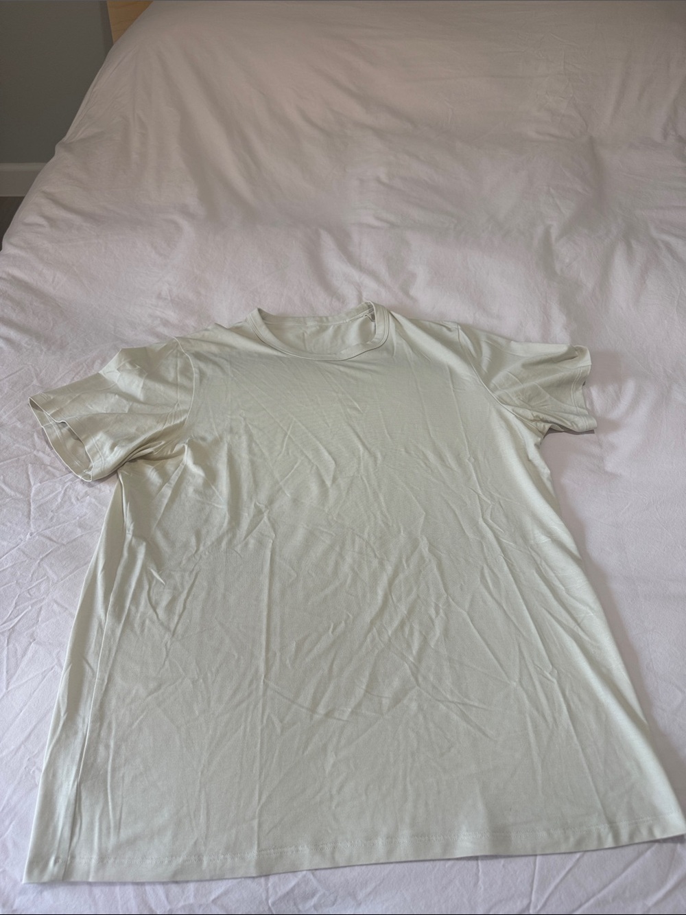 Lululemon Neutral Light Cream Short Sleeve performance Tee men’s Large
